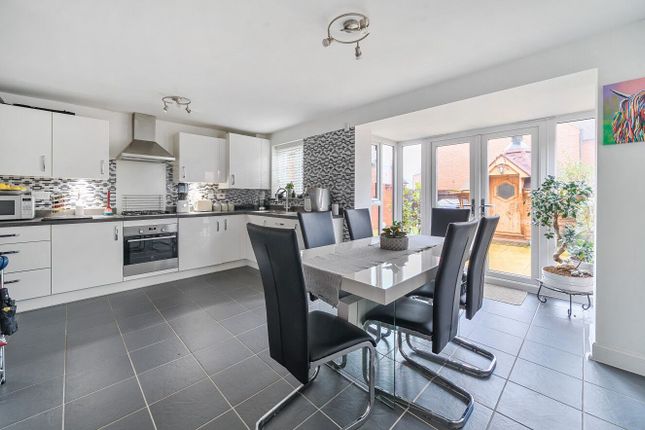 17, Desdemona Way, Brackley photo 2