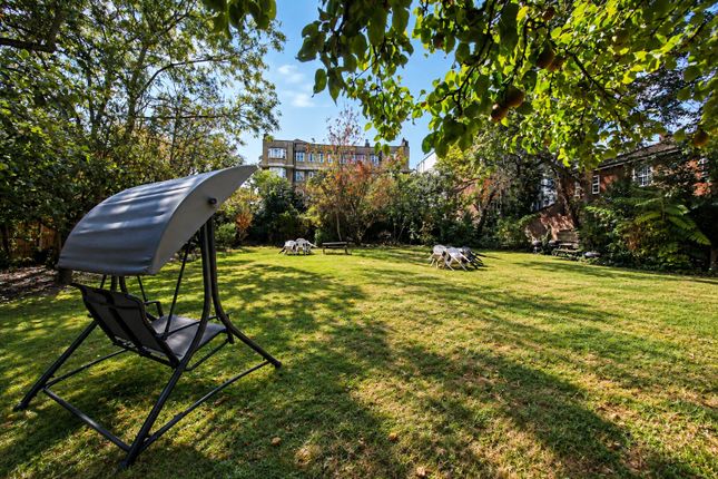 Flat E, 92, Fordwych Road, London photo 4