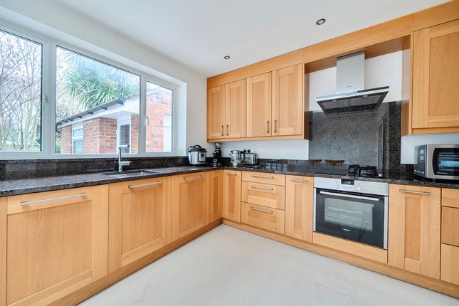 206, Willow Road, Enfield photo 4