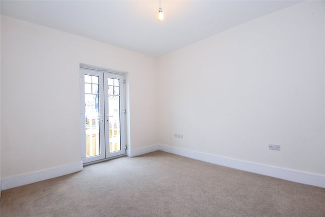 Flat to rent in Rangley Place, 301 Longwater Avenue, Reading, Berkshire