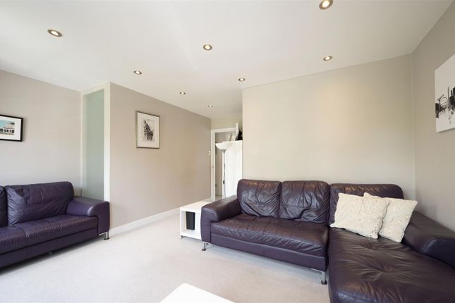 8 Cumberland Close,23.Jpg
