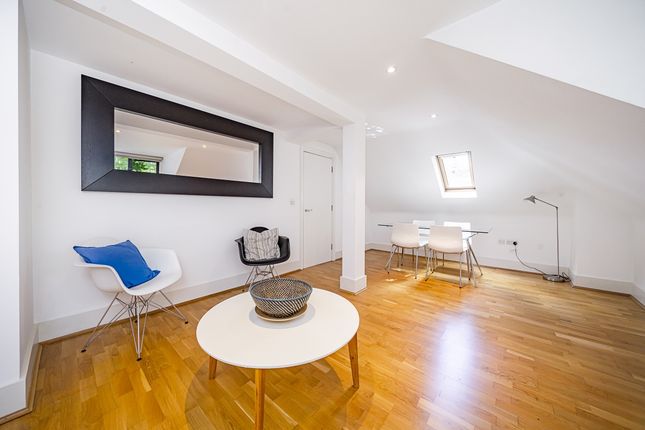 Flat to rent in St. Helens Gardens, London