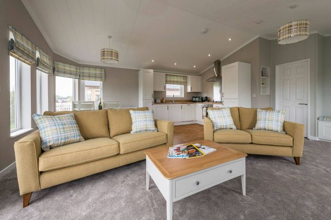 Thumbnail Lodge for sale in Brackenborough, Louth