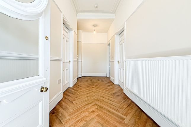 7 Menlove Avenue, Liverpool photo 4