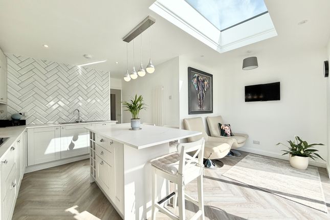 28, Broadfield Avenue, Poulton-Le-Fylde photo 2