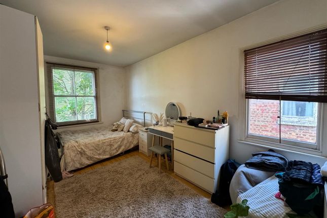 Thumbnail Flat to rent in St Margarets Avenue, Turnpike Lane