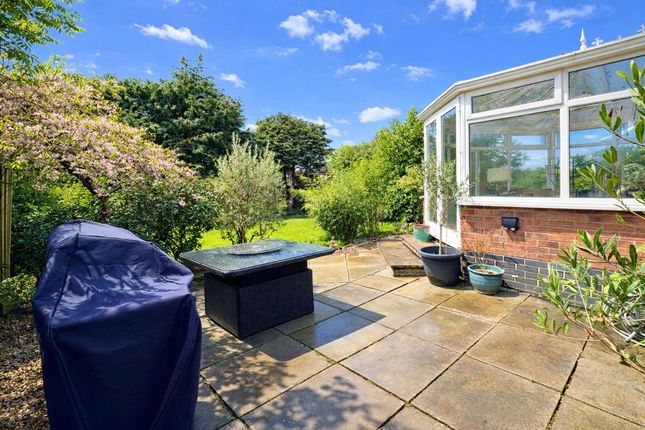 35 Shropshire Drive, Glossop photo 4