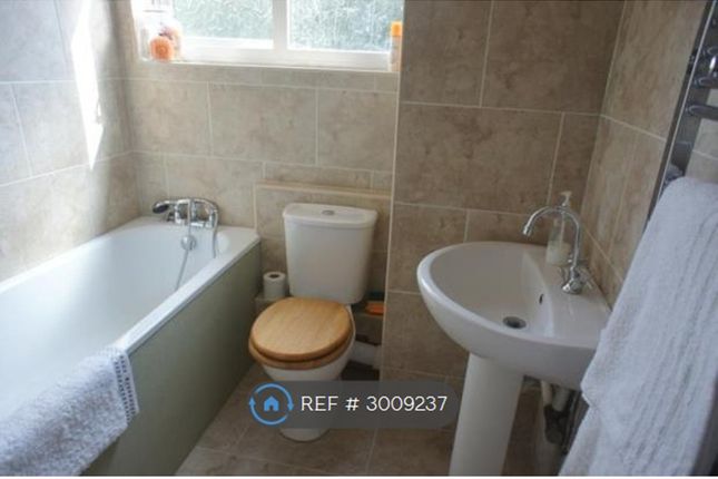 Huxley House, Hurst Lane, Abbey Wood, South East London photo 3