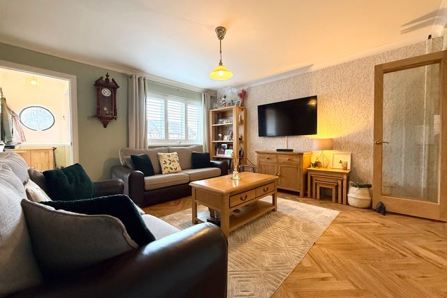42 Forest View, Mountain Ash photo 3