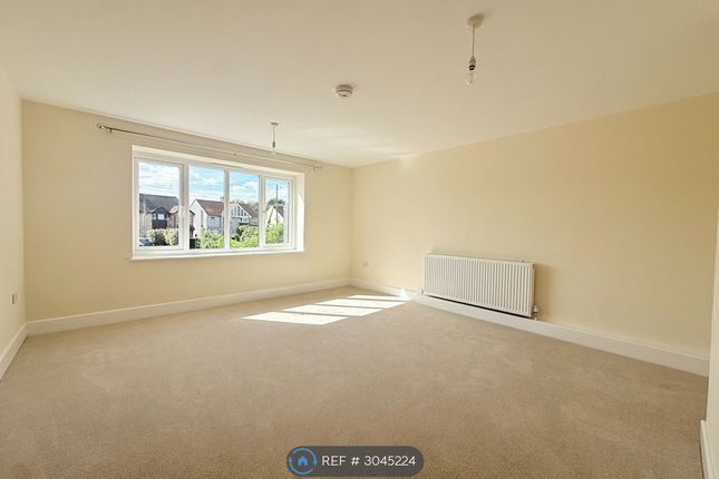Flat, C Station Road Lower Stondon, Henlow photo 2