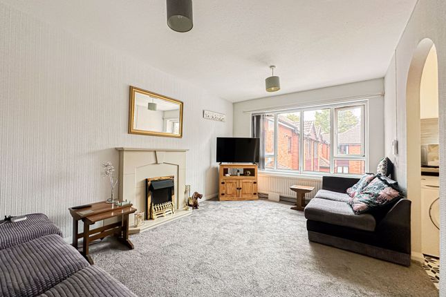 15 Village Court Thingwall Road, Wirral photo 4