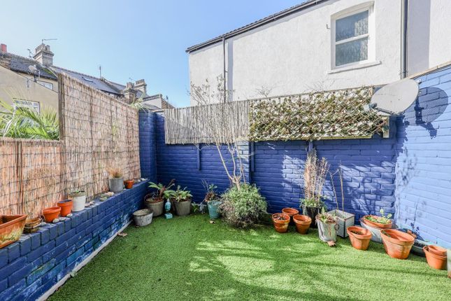 10, Runwell Terrace, Southend-On-Sea photo 3