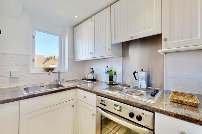 Flat 5, Talbot Road, London photo 3