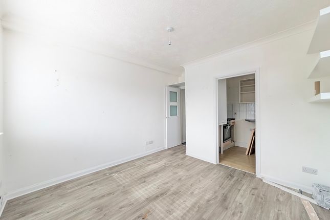 Flat 9, Winterbourne House, 95-99, Rowlands Road, Worthing photo 3