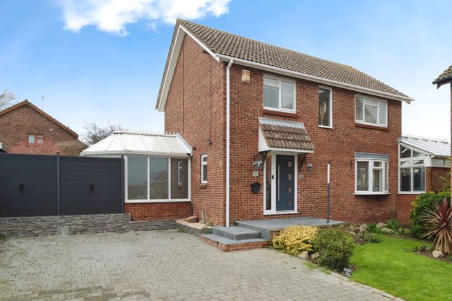 Thumbnail Detached house for sale in Fieldway, Pitsea, Basildon, Essex