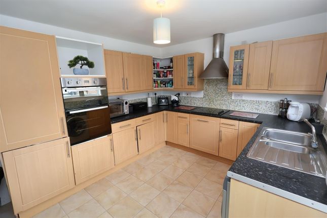 59, Weymouth Crescent, Gourock photo 4