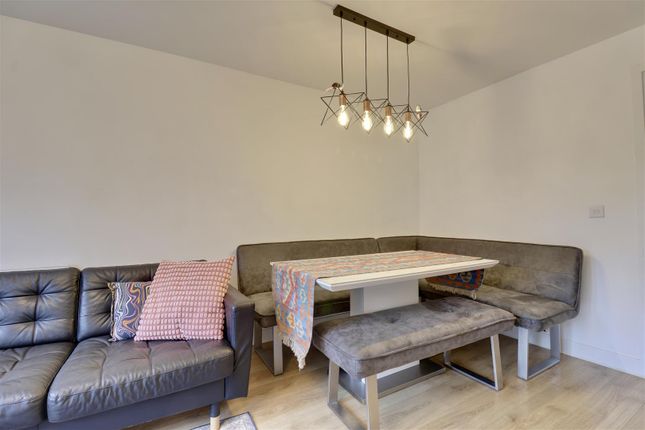8, Stone Road, Waterlooville photo 4