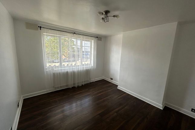 Princes Drive, Harrow photo 4