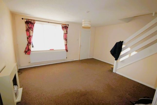 29, Thornfield, Northampton photo 4
