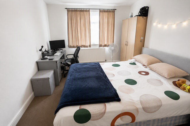 135 Charlton Rd,, Kingsbury, Harrow photo 5