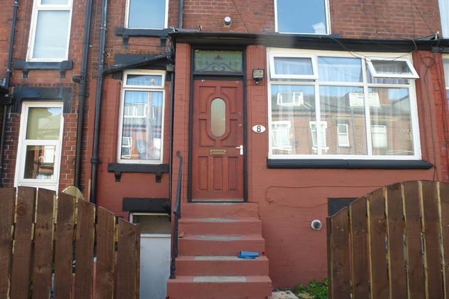 Thumbnail Property to rent in Kitchener Mount, Leeds