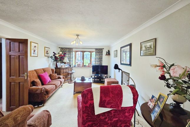 31, Wood Street, Ash Vale photo 3