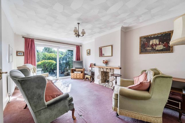 14 Goring Field, Winchester photo 4