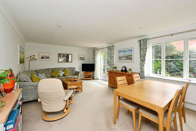 Willowmead Close, KING'S LYNN photo 3
