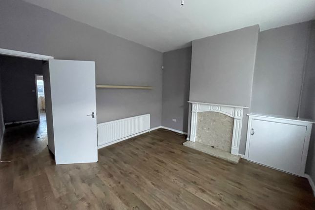 76, Hollyhedge Lane, Walsall photo 2
