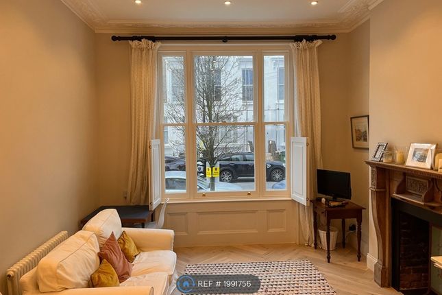 Flat to rent in Woodstock Grove, London