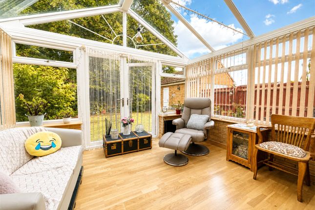 24, Cherry Tree Crescent, Sleaford photo 2