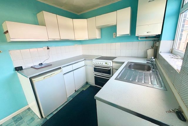 4 Broad View, Selsey photo 2