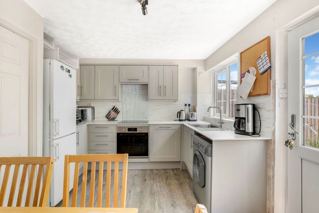 4 Wymondham Close, Nottingham photo 4