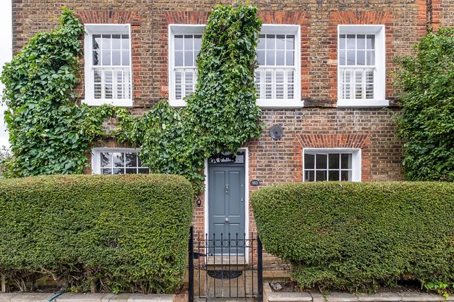 End terrace house for sale in Lyham Road, London