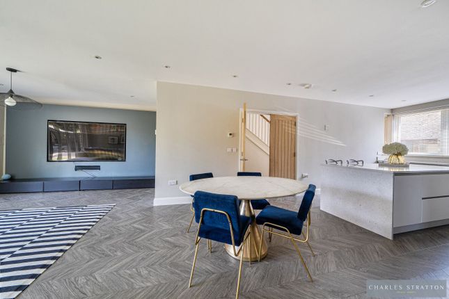 7 Clermont Place, Romford photo 2