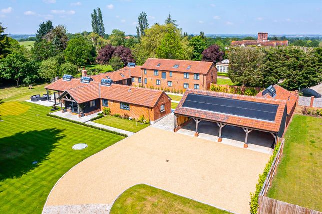 Thumbnail Barn conversion for sale in East Hanningfield Road, Sandon, Chelmsford