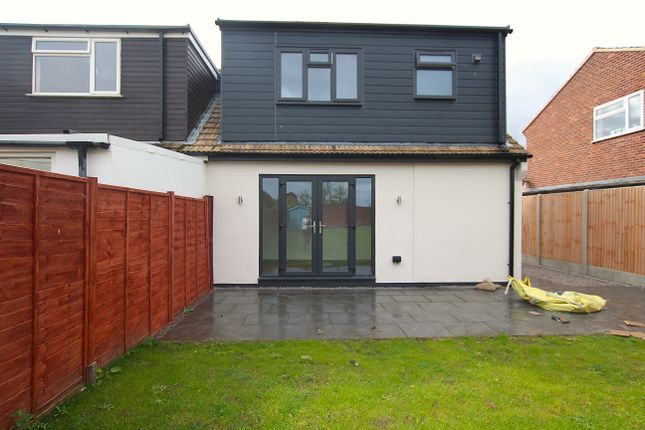 24, Belvoir Gardens, Grantham photo 3