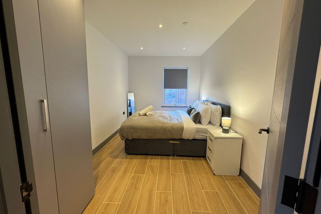 1-bed flat on Flat 13, Majestic House, Shenley Road,, Borehamwood, £1,750/mo