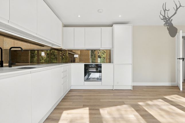 Flat 34, Novella House, Chigwell photo 3