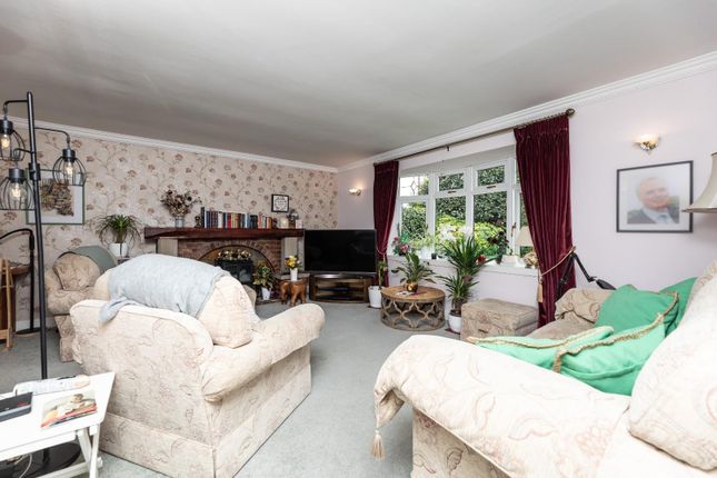 Beamshaw Bungalow, Front Street, Castleford photo 3
