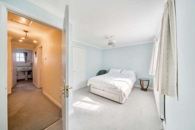 4, Elmhurst Court, Surrey photo 4
