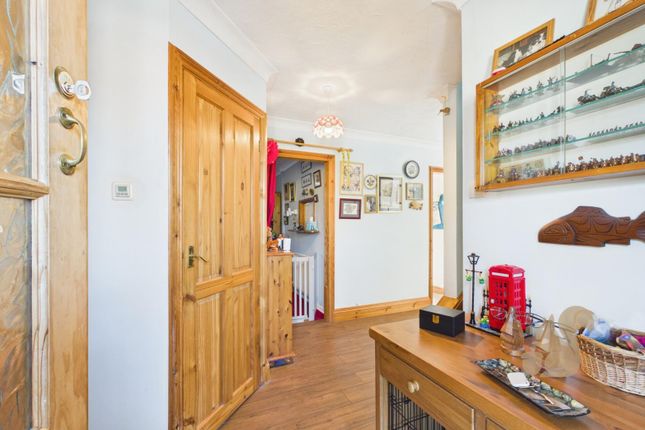56, Coombe Rise, Chelmsford photo 2