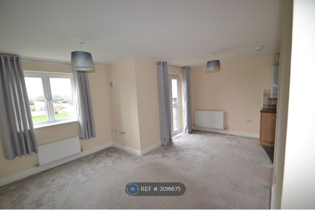 Flat, Richmond House Twickenham Close, Swindon photo 4