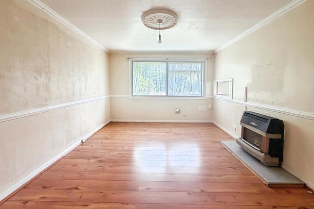 8, Cheviot Close, Hayes photo 3