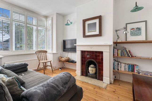 30 Solent View Road, Cowes photo 2