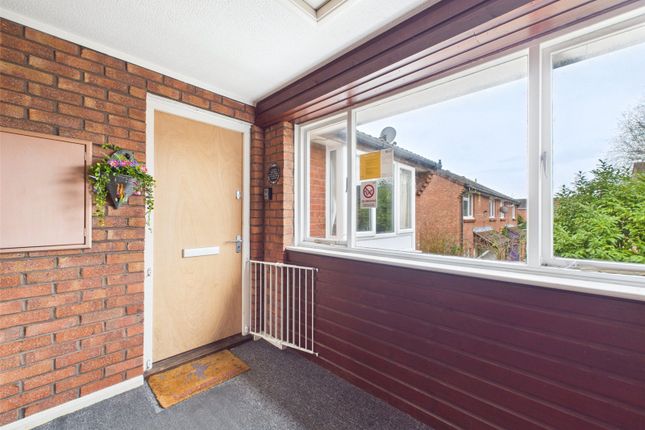31, Dowding Way, Gloucester photo 3