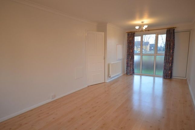 Bembridge Place, 21,, Linden Lea, Watford photo 2