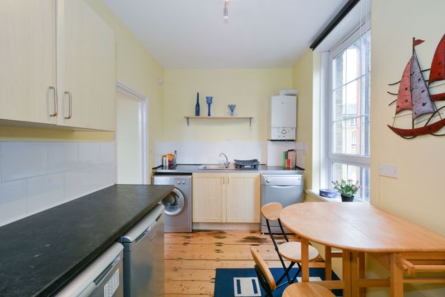 Flat for sale in Winchelsea House, Rotherhithe