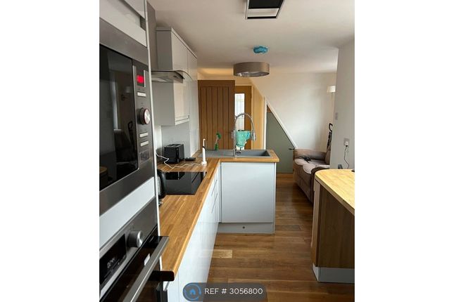 Flat, A Belvedere Road, Scarborough photo 4
