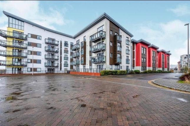 Flat to rent in Apartment, St. Margarets Court, Maritime Quarter, Swansea